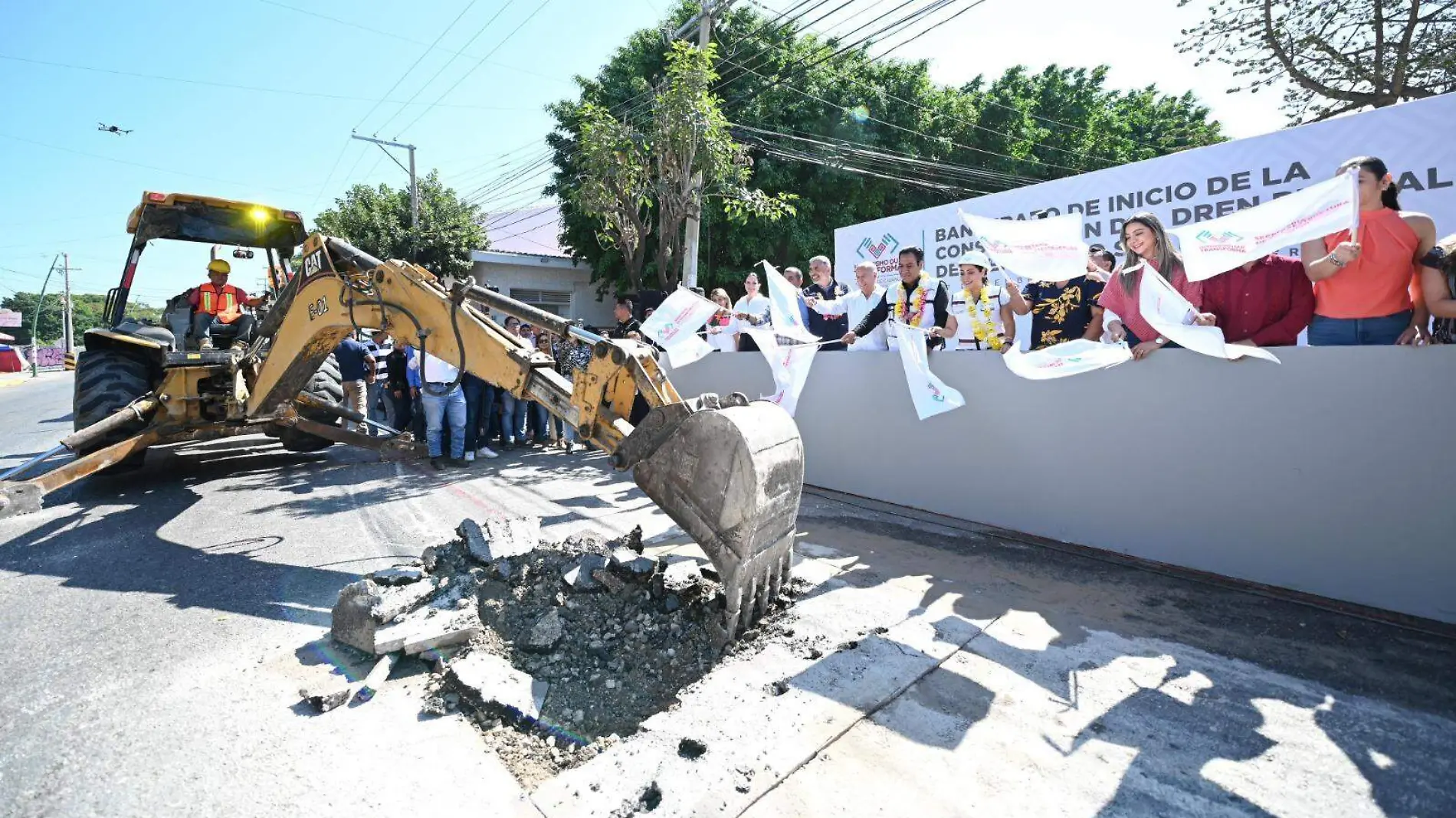 Banderazo a obra